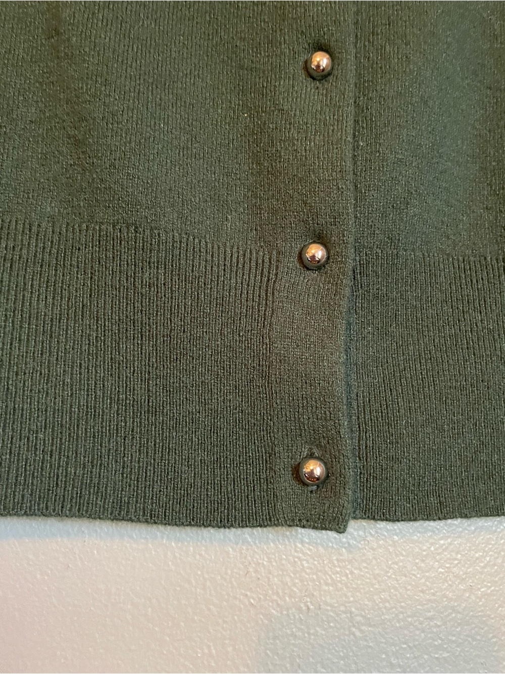 New Vince Small Forest Green Metal Button Cashmere Wool Cardigan Top Ret $398! - Picture 6 of 13
